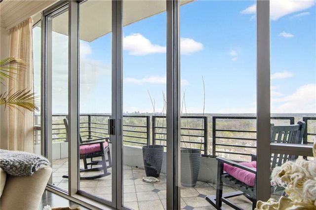 700 Park Regency Place NE 2403, Atlanta, GA 30326