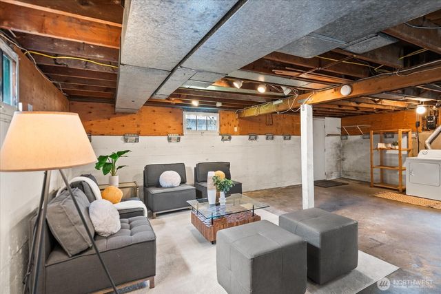 7753 28th Avenue NW, Seattle, WA 98117