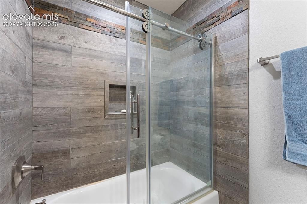 Image 20 of property listing at 8191 Sun Country Drive, Elizabeth, CO 80107