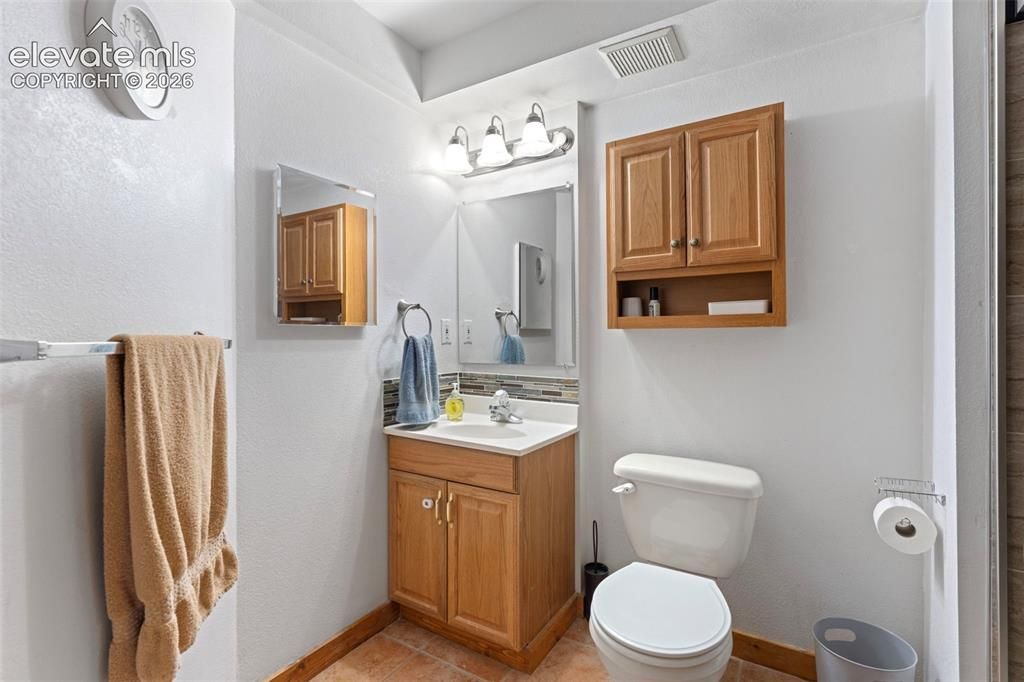 Image 24 of property listing at 8191 Sun Country Drive, Elizabeth, CO 80107