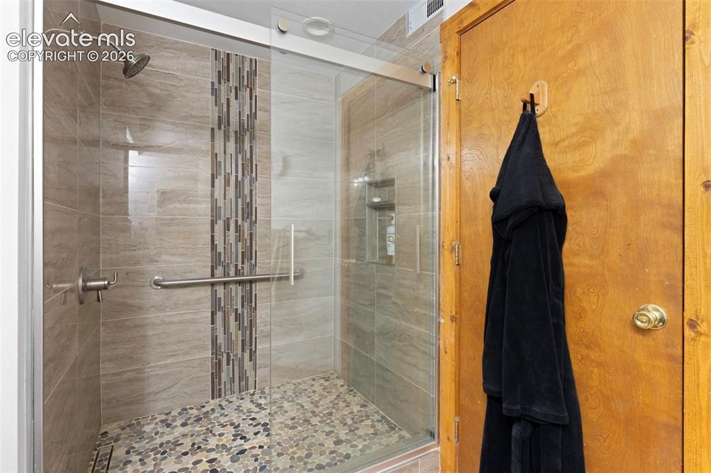 Image 25 of property listing at 8191 Sun Country Drive, Elizabeth, CO 80107
