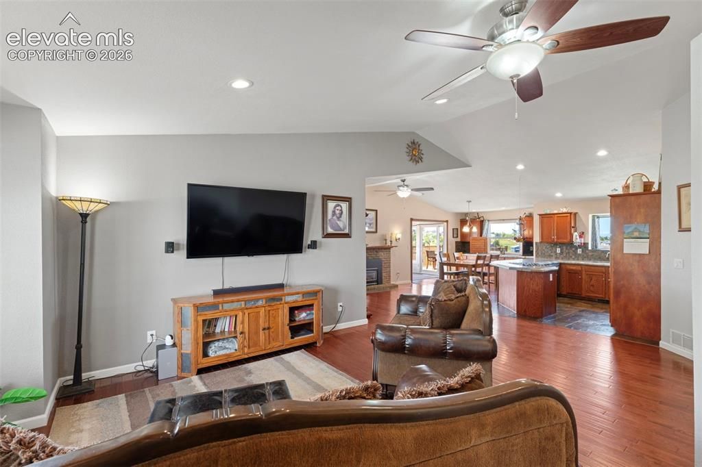 Image 3 of property listing at 8191 Sun Country Drive, Elizabeth, CO 80107