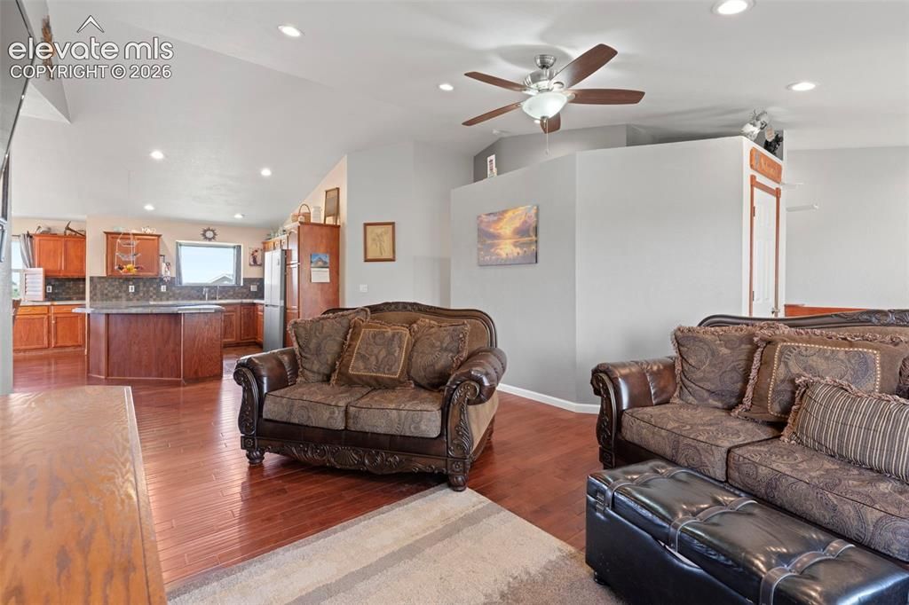 Image 4 of property listing at 8191 Sun Country Drive, Elizabeth, CO 80107