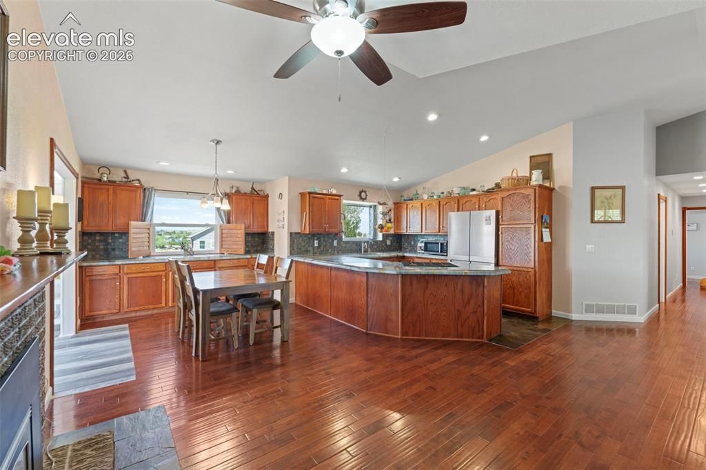 Image 6 of property listing at 8191 Sun Country Drive, Elizabeth, CO 80107
