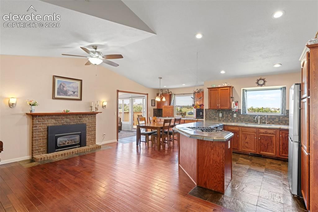 Image 8 of property listing at 8191 Sun Country Drive, Elizabeth, CO 80107