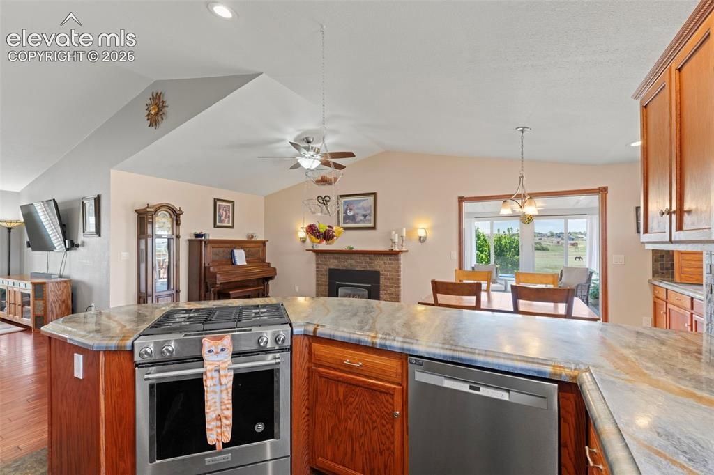 Image 9 of property listing at 8191 Sun Country Drive, Elizabeth, CO 80107