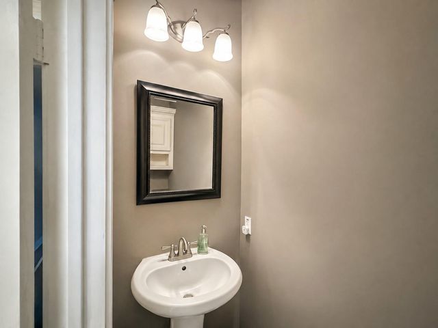 109 Ferndale Street, Bellaire, TX 77401