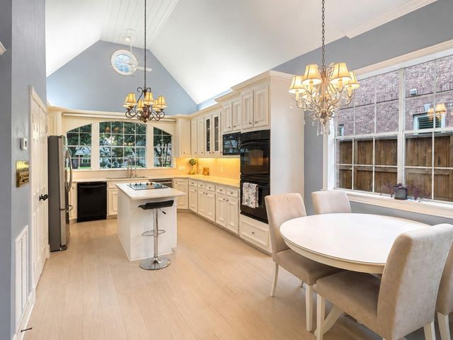 109 Ferndale Street, Bellaire, TX 77401