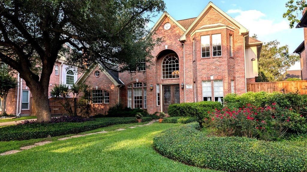 109 Ferndale Street, Bellaire, TX 77401