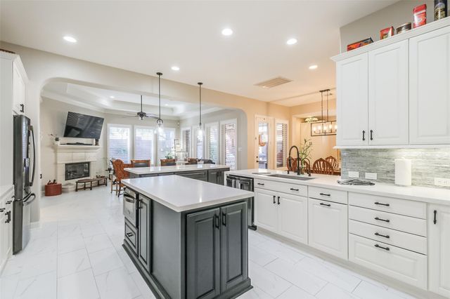11413 Gallant Ridge Lane, Houston, TX 77082