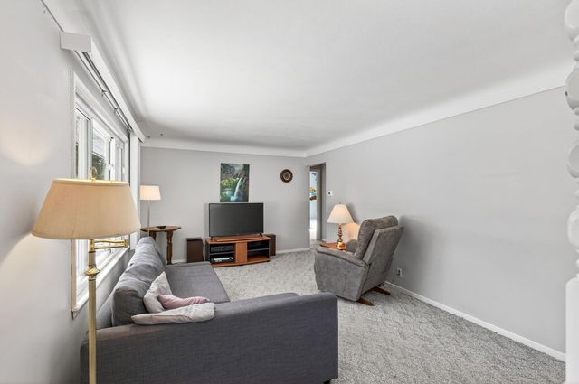 500 5th Avenue S, Hopkins, MN 55343