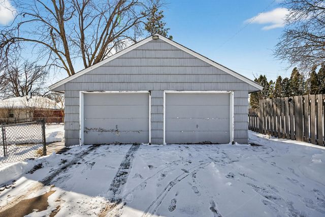 500 5th Avenue S, Hopkins, MN 55343