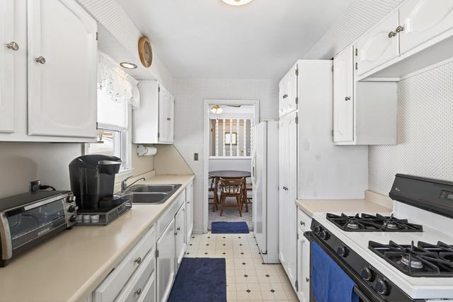 500 5th Avenue S, Hopkins, MN 55343