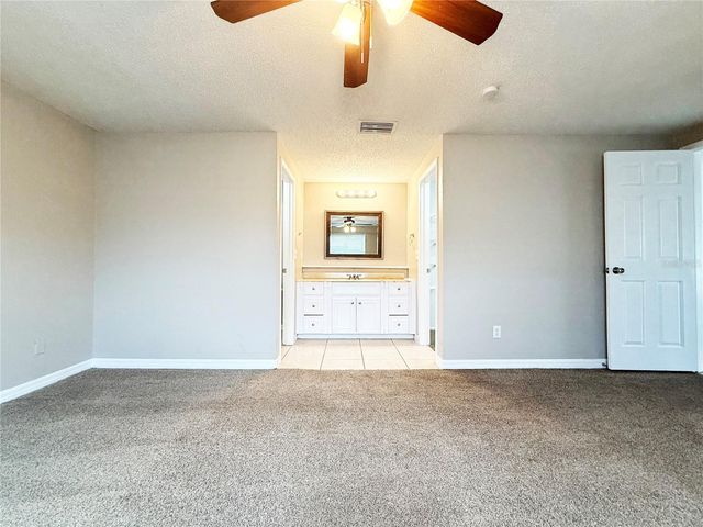 8202 ALMOND PLACE, Tampa, FL 33615