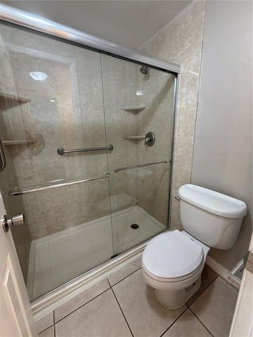 8202 ALMOND PLACE, Tampa, FL 33615