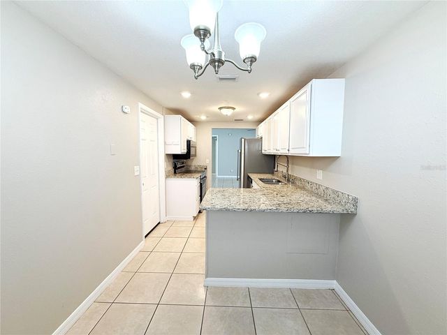 8202 ALMOND PLACE, Tampa, FL 33615