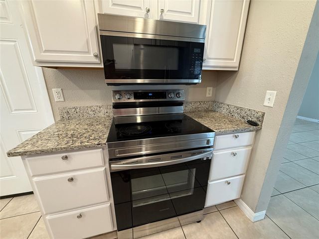 8202 ALMOND PLACE, Tampa, FL 33615