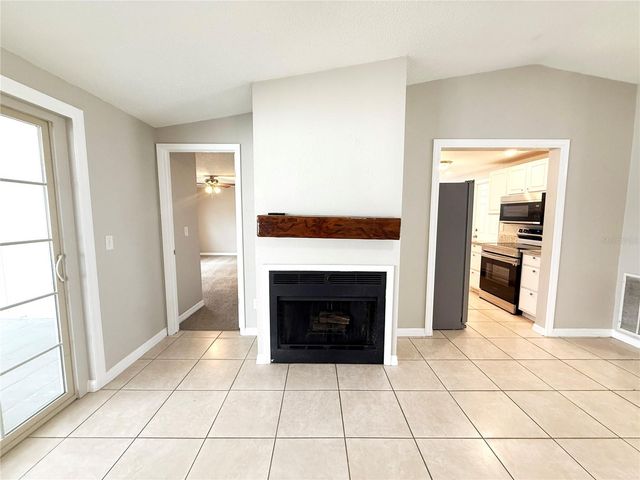 8202 ALMOND PLACE, Tampa, FL 33615