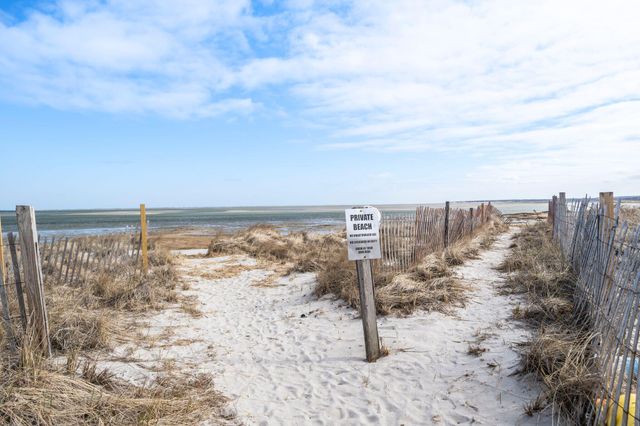 280 Harbor Point Road, Barnstable, MA 02630