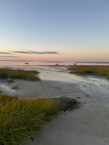 280 Harbor Point Road, Barnstable, MA 02630