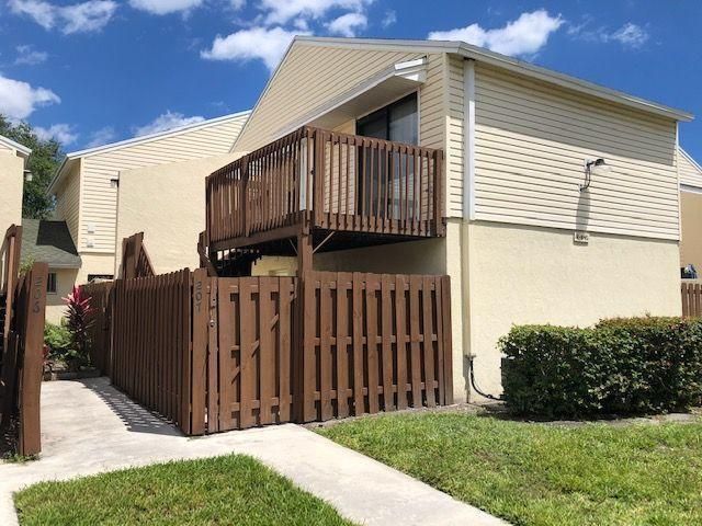 645 Executive Center Drive R-207, West Palm Beach, FL 33401