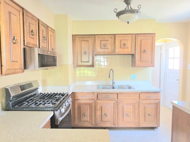 1312 Richmond Street, Joliet, IL 60435