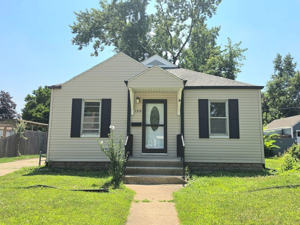 1312 Richmond Street, Joliet, IL 60435