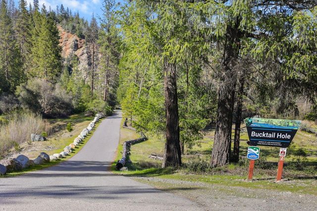 180 Steelhead Circle, Lewiston, CA 96052