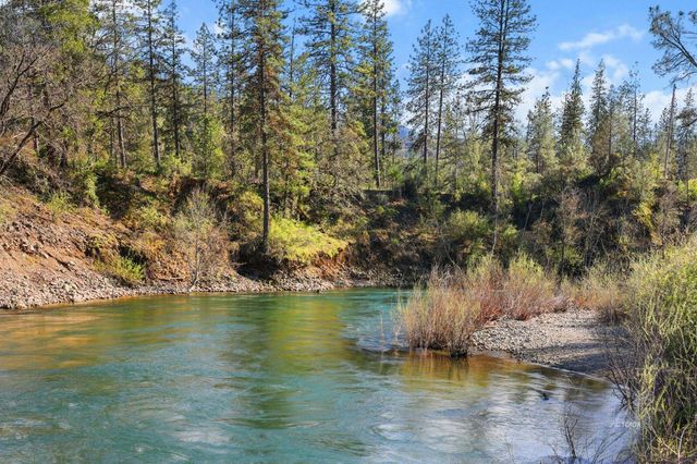 180 Steelhead Circle, Lewiston, CA 96052