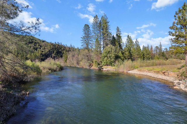 180 Steelhead Circle, Lewiston, CA 96052