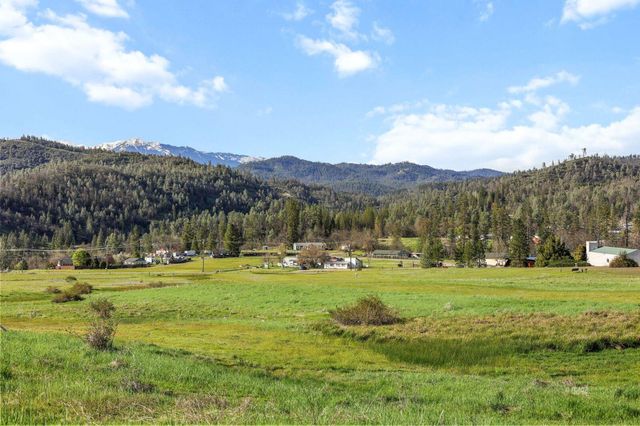 180 Steelhead Circle, Lewiston, CA 96052