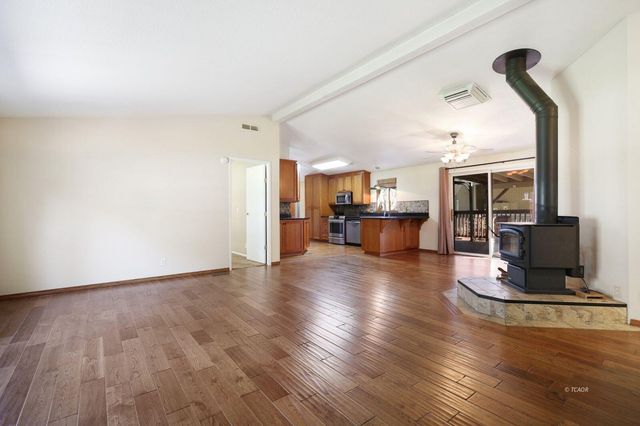 180 Steelhead Circle, Lewiston, CA 96052