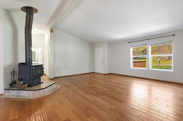 180 Steelhead Circle, Lewiston, CA 96052