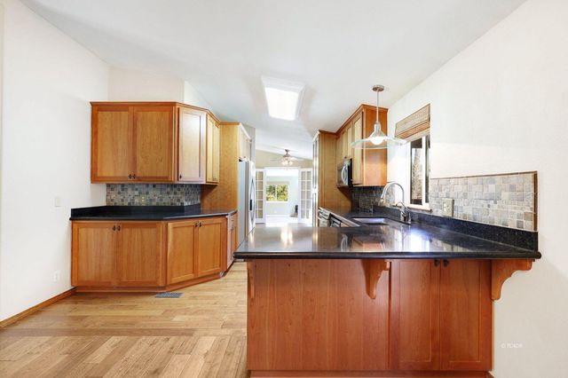 180 Steelhead Circle, Lewiston, CA 96052