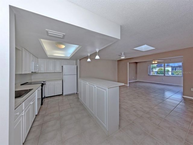 6108 GREEN VIEW DRIVE 143, Sarasota, FL 34231