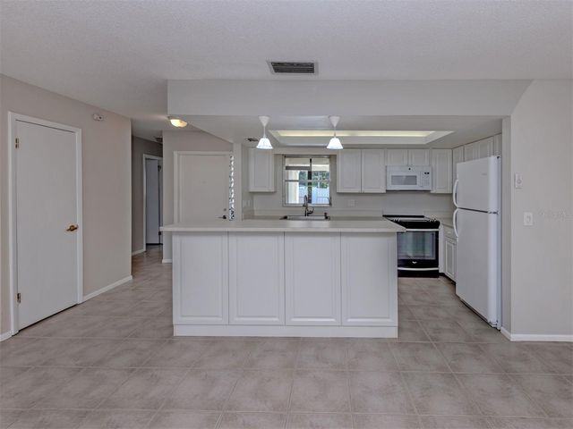 6108 GREEN VIEW DRIVE 143, Sarasota, FL 34231