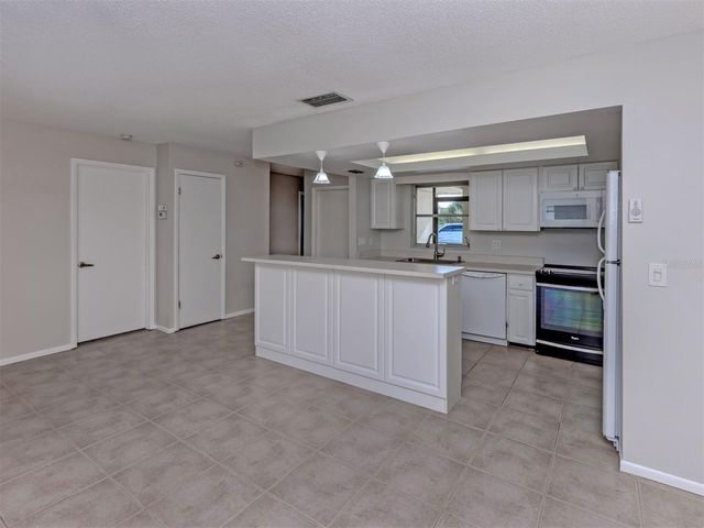 6108 GREEN VIEW DRIVE 143, Sarasota, FL 34231