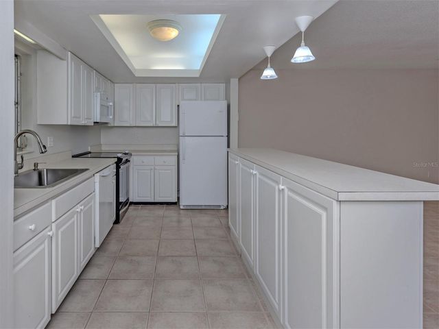6108 GREEN VIEW DRIVE 143, Sarasota, FL 34231