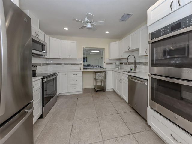 6108 GREEN VIEW DRIVE 143, Sarasota, FL 34231