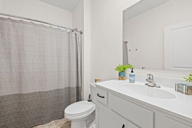 257 COLONIAL HEIGHTS DR, Munford, TN 38058