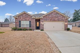 257 COLONIAL HEIGHTS DR, Munford, TN 38058