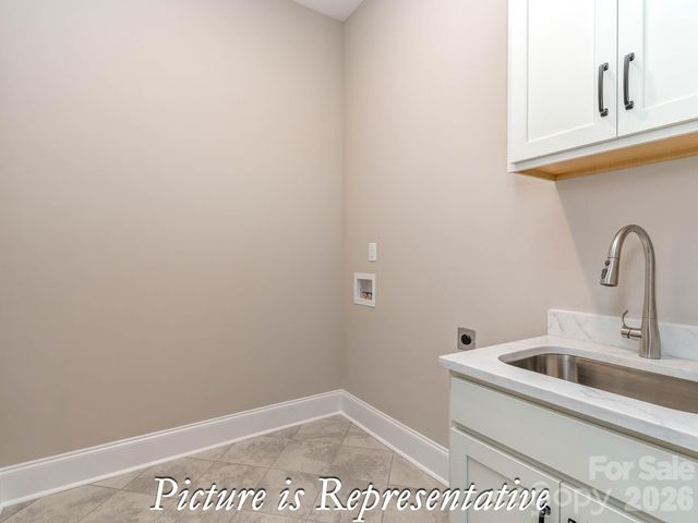 16818 Harbor View Road, Charlotte, NC 28278