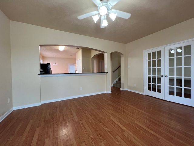 902 Eagle Avenue, College Station, TX 77845