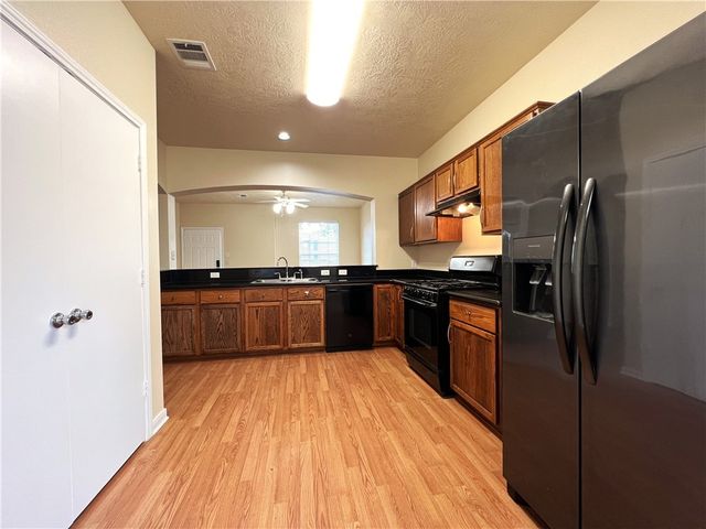 902 Eagle Avenue, College Station, TX 77845