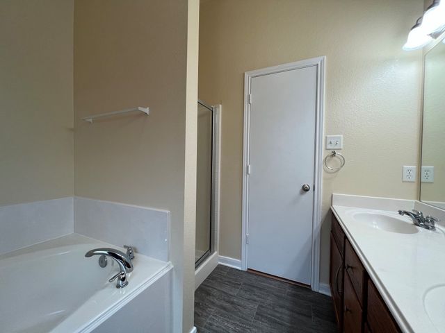 902 Eagle Avenue, College Station, TX 77845