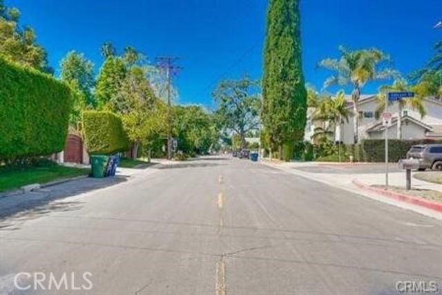 5032 amestoy, Encino, CA 91316