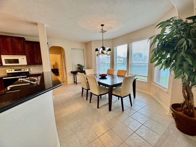 6806 Sable River Court, Missouri City, TX 77459
