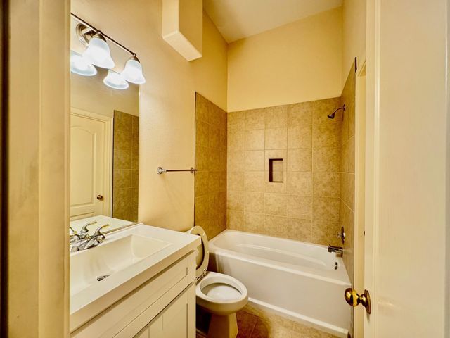 6806 Sable River Court, Missouri City, TX 77459