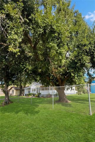 511 S Winfree Street, Dayton, TX 77535