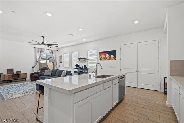823 Eaton Falls Street, Henderson, NV 89011